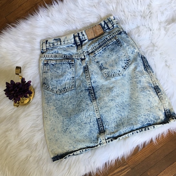 Acid wash denim skirt - Picture 2 of 5